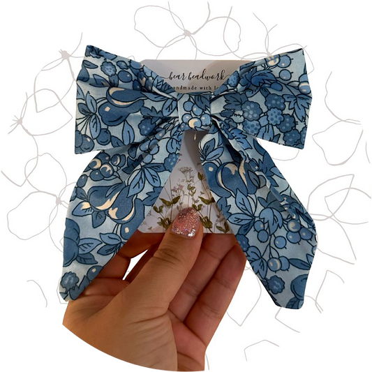 blue blueberry bow