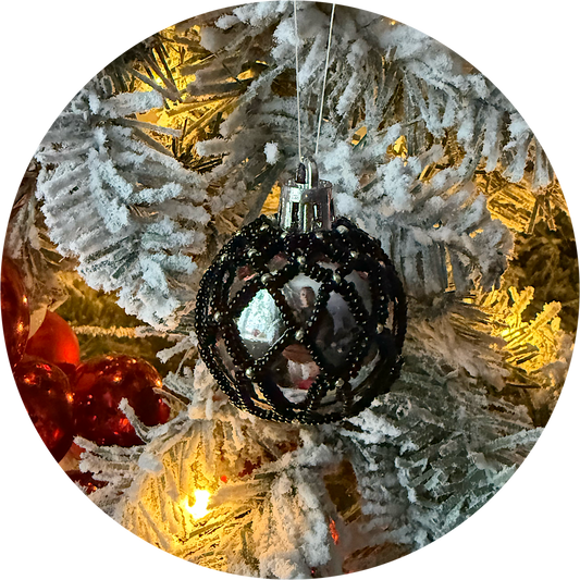 beaded ornament (black)
